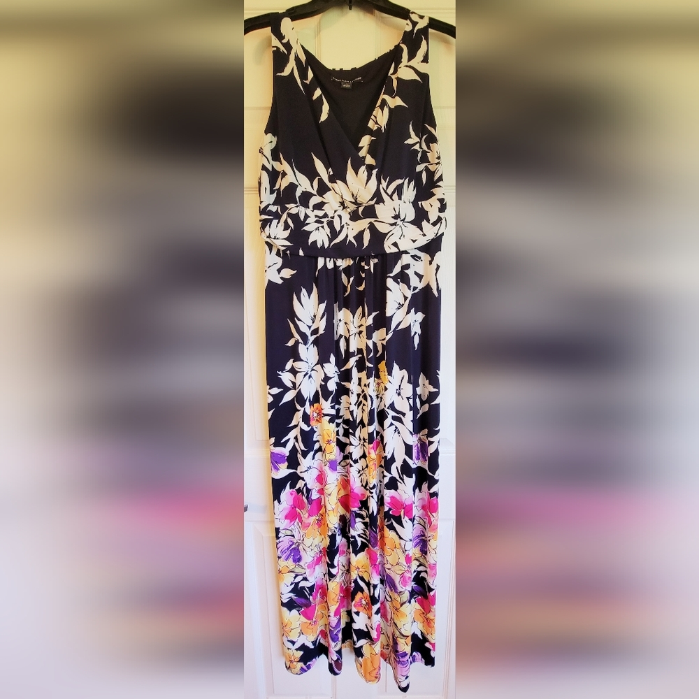 Blue sleeveless floral maxi dress